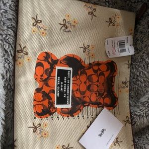 Authentic Coach NWT Purse/ Wristlet/ wallet
